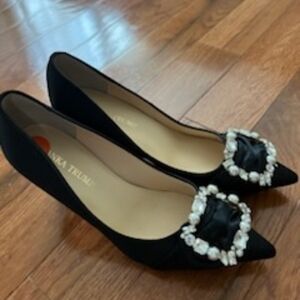 Black Ivanka Trump heels size 7